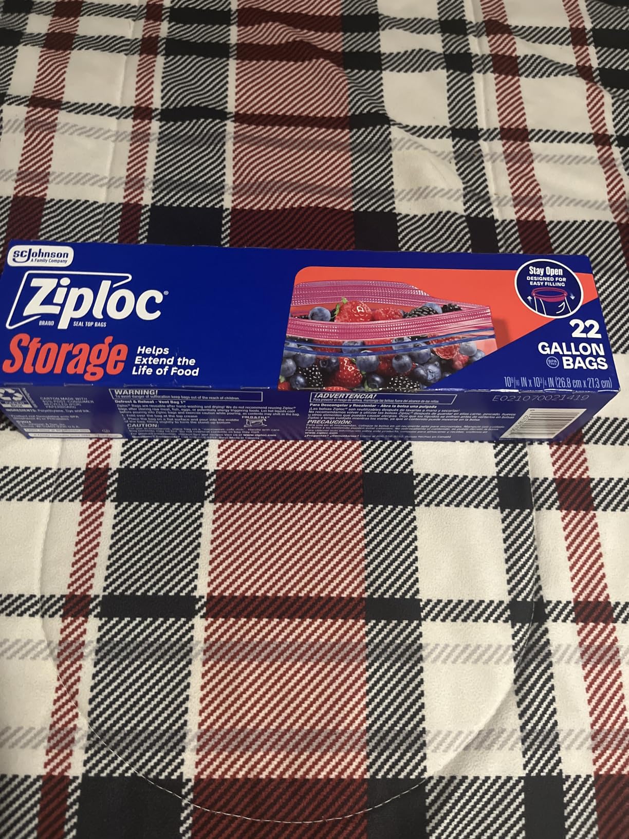 Ziploc Gallon Food Storage Bags, Stand-Up Bottom, Easy to Fill, 81 Count customer photo 1