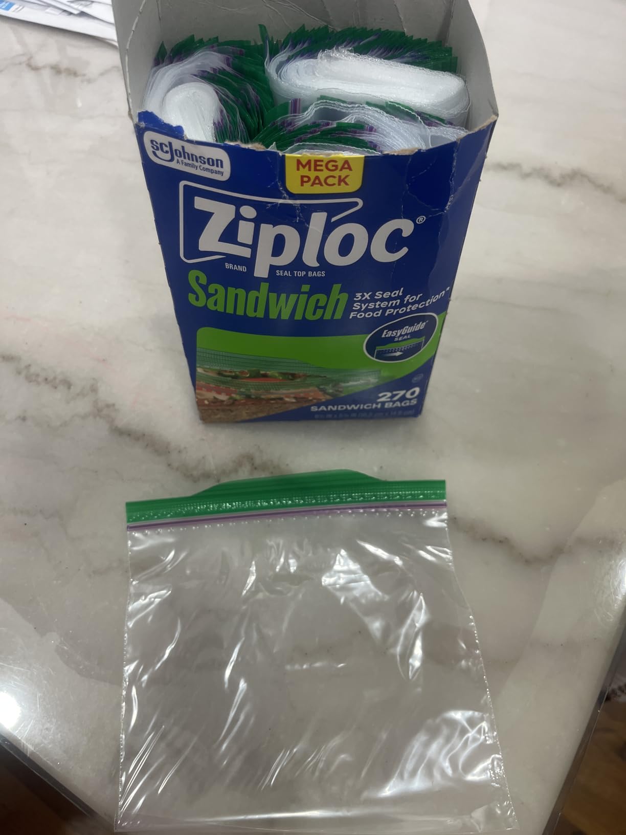 Ziploc Sandwich and Snack Bags with EasyGuide Texture, Plastic Storage Bags with Grip 'n Seal Technology, 270 Bags Total customer photo 2