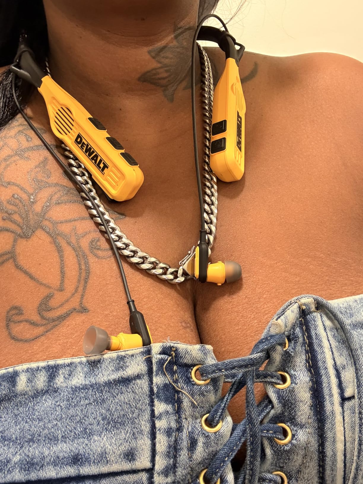 DEWALT Heavy Duty Black Edition 2-in-1 Neckband Bluetooth Headphones w/Built-in Speakers, Jobsite Wearable Speaker & Around Neck, Wireless Headset, 60+ Hrs Hands-Free Music & Calls, Carry Pouch customer photo 1