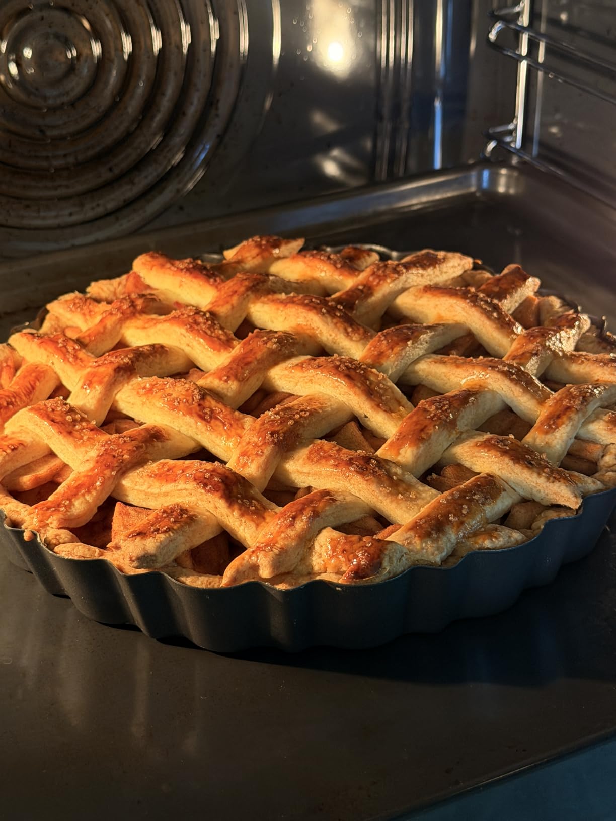 Classic Tart Pan 9 Inch Removable Bottom with Patented Silicone Crust Shaper customer photo 1