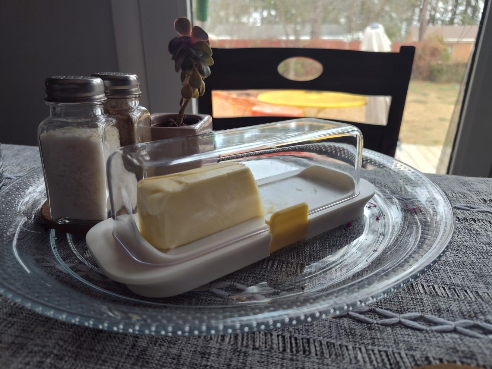 Pisol Butter Dish with Lid for Countertop and Refrigerator Door Shelf, Airtight Butter Keeper Container, Butter Holder for East/West Coast Butter, BPA-free, Microwave/Dishwasher Safe customer photo 1