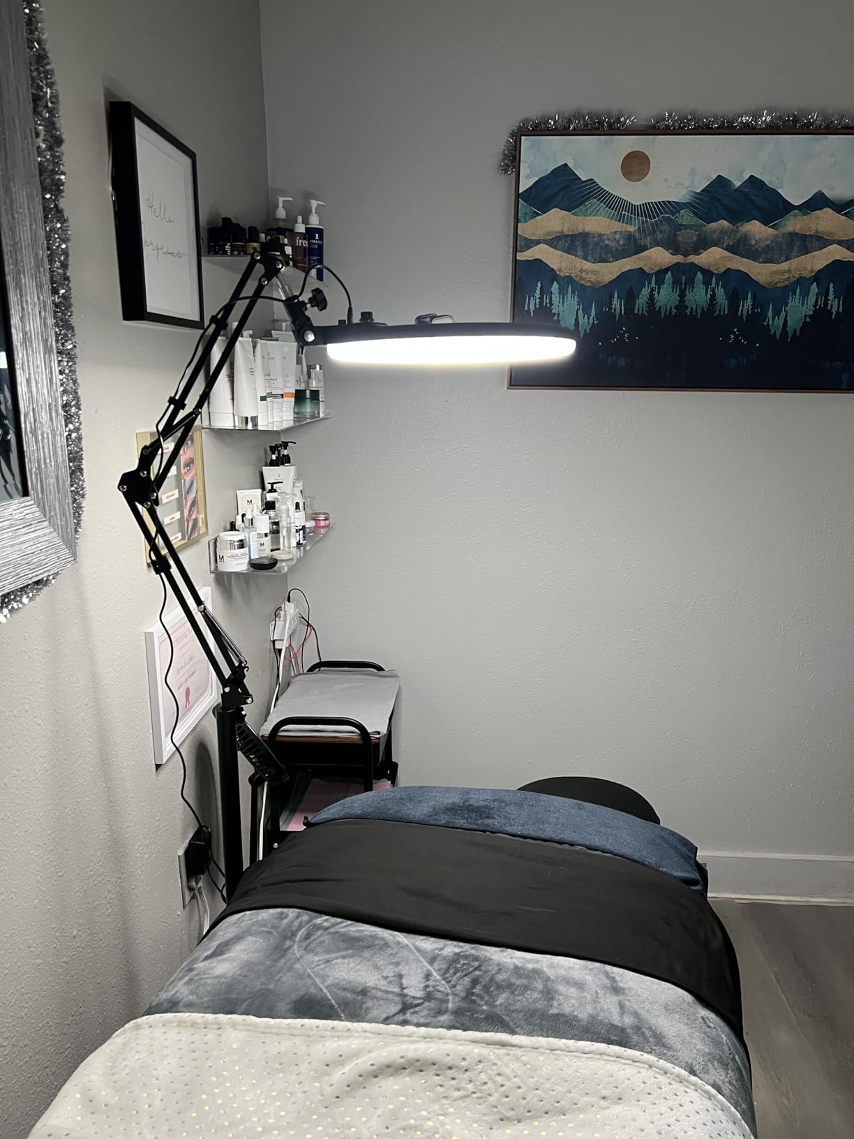 Ring Light Overhead Phone Mount,14'' LED Ring Light with Stand and Phone Holder,CRI Max 96 Professional for Video Recording,Live Streaming,Cooking and Content Creation(66.9High) customer photo 1