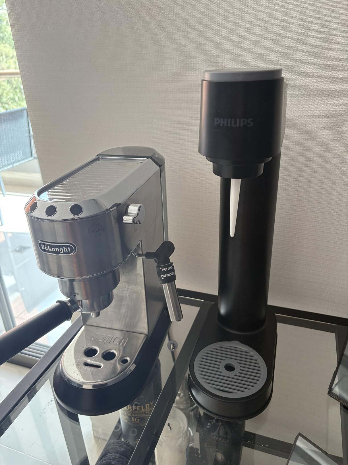 Philips Sparkling Water Maker ADD4901BKOQ/37, Plastic Soda Streaming Machine with Quick Twist Bottle, 1L BPA Free PET Carbonating Bottle, Soda Maker Compatible with 60L CO2 Carbonator (NOT Included) customer photo 1