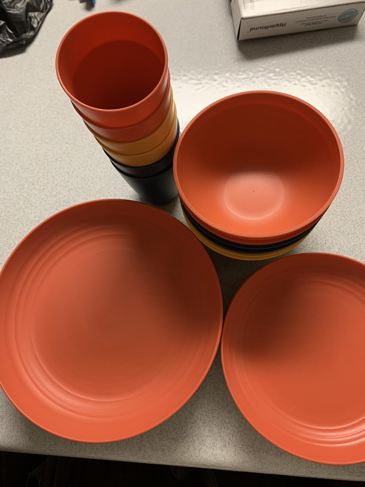 Quatish 24 Piece Plates and Bowls Sets for 6, Unbreakable Dinnerware Sets, Plastic Dish Set for Camping, Dishwasher Microwave Safe, Outdoor Kitchen and Apartment Dinning RV Essentials, Black customer photo 2