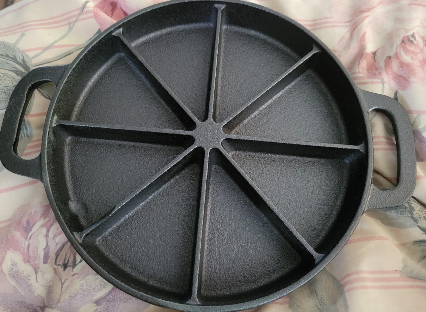 Modern Innovations Classic Cast Iron Wedge Pan, Non-Stick Cornbread Skillet with Easy Transport Handles, 8 Slice Divided Cast Iron Baking Pan for Scones, Biscuits, Breads & Desserts customer photo 1