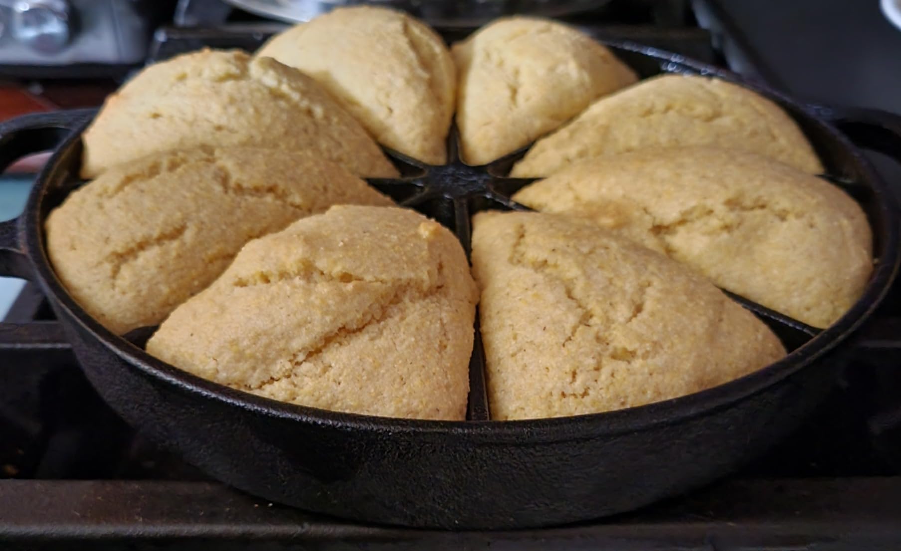 Modern Innovations Classic Cast Iron Wedge Pan, Non-Stick Cornbread Skillet with Easy Transport Handles, 8 Slice Divided Cast Iron Baking Pan for Scones, Biscuits, Breads & Desserts customer photo 2
