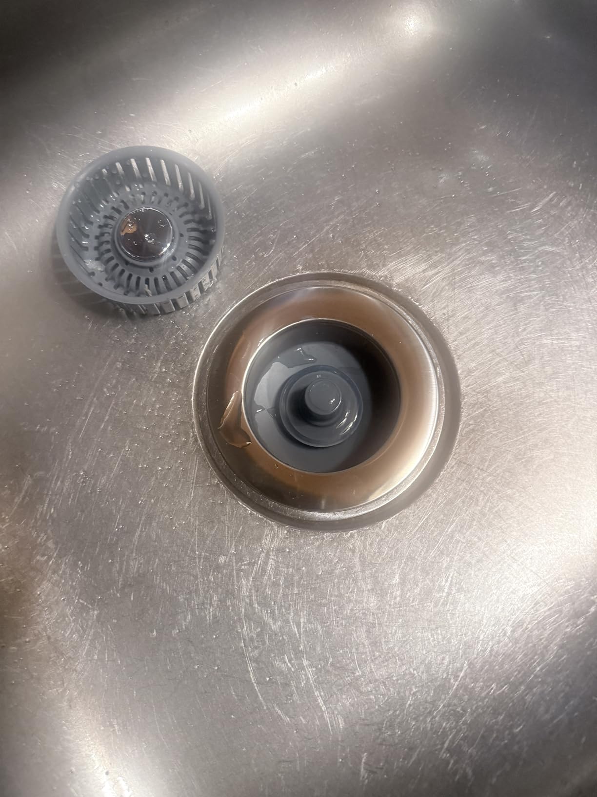 Sink Drain Strainer - Sink Stopper, 3-in-1 Kitchen Stainless Steel Drain Plug with Anti-Clog Basket, Pop-Up Cover Fits Standard 3-1/2