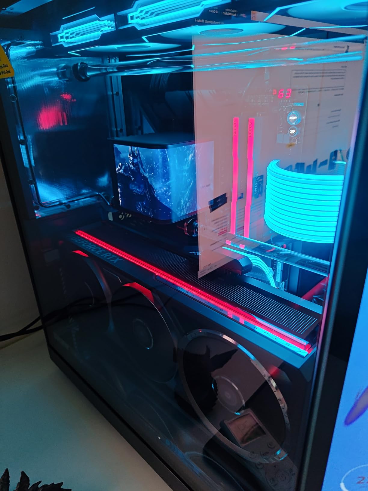 ROG Astral GeForce RTX™ 5090 OC Edition Graphics Card, NVIDIA (PCIe® 5.0, 32GB GDDR7, HDMI®/DP 2.1, 3.8-Slot, 4-Fan Design, Axial-tech Fans, Patented Vapor Chamber, Phase-Change GPU Thermal Pad) customer photo 1
