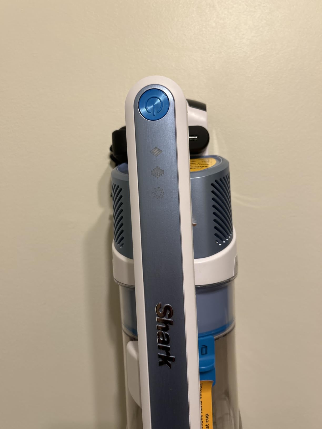 Shark PowerPro Plus Cordless Stick Vacuum, Lightweight, Rechargeable, FloorDetect Technology, HEPA Filter, Up to 50-Minute Runtime, Powerful Pet Hair Pickup, Carpets & Hard Floors, Pure Water, IZ377H customer photo 2