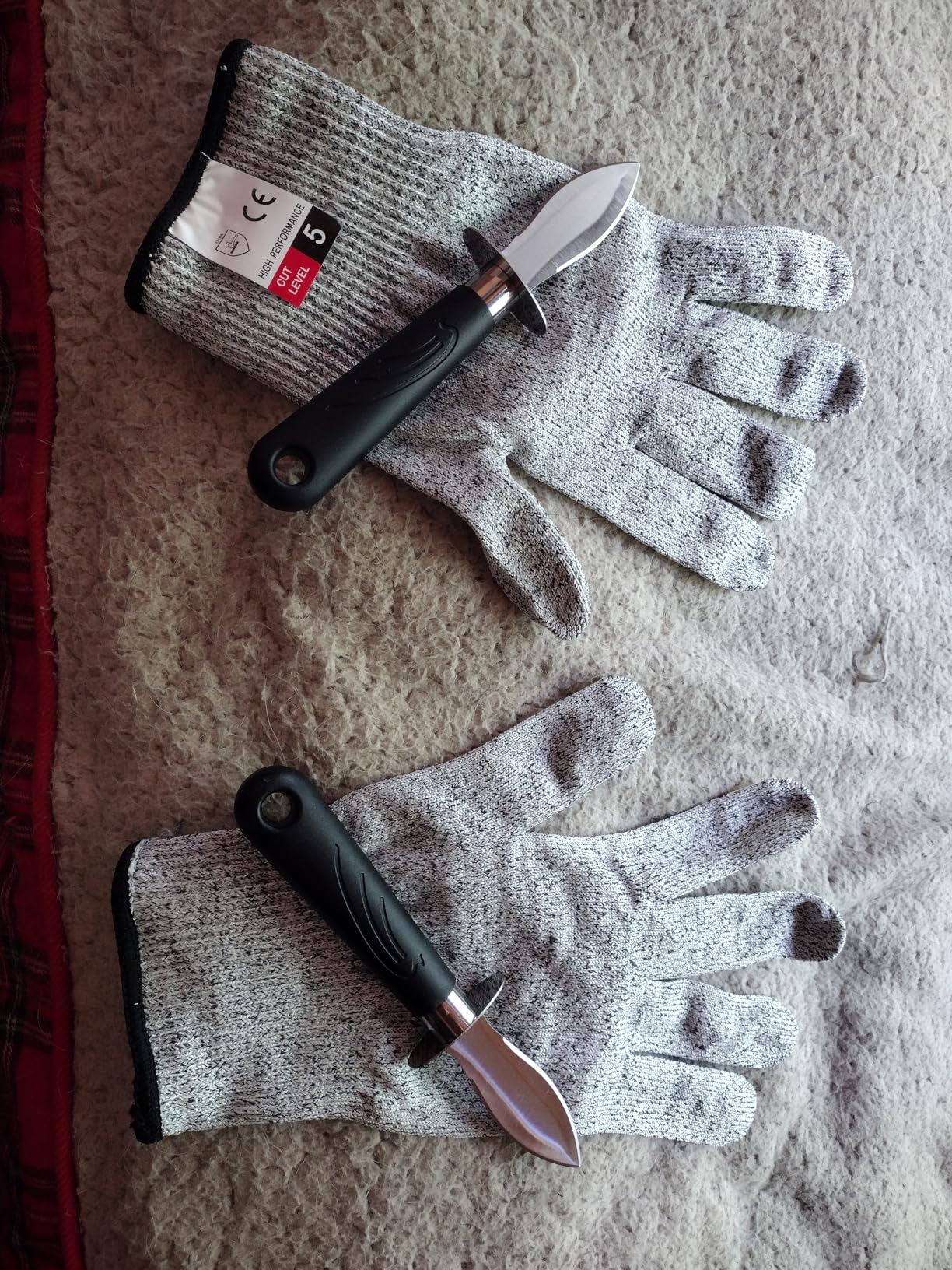 Oyster Shucker Set - 2 Oysters Shucking Knives and Cut Resistant Gloves- Seafood Opener Kit Tools for Oysters, Clam, Shellfish, Crab, Kitchen Tools, Premium Kitchen Knife Tools Gift customer photo 2