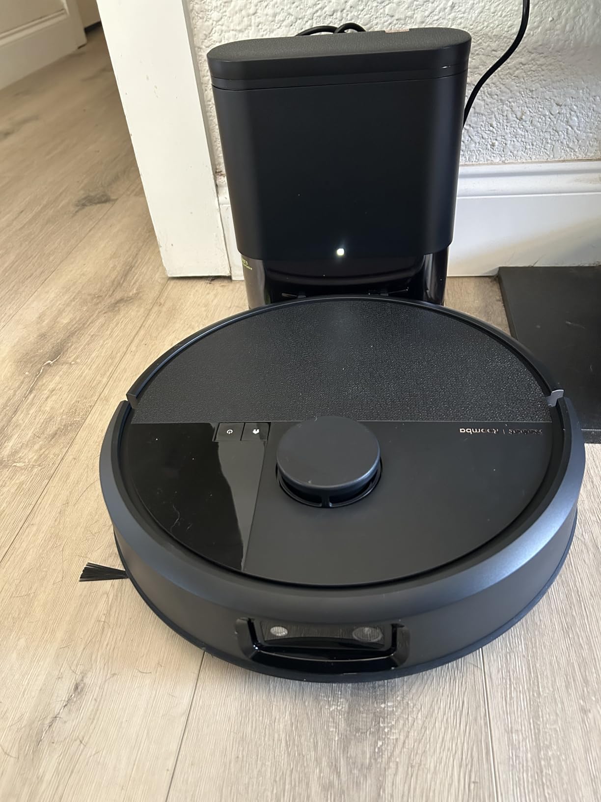 iRobot Roomba Plus 504 Vac Robot Vacuum with AutoEmpty Dock - Superior Power-Lifting Suction, Anti-Tangle Dual Rubber Brushes, Perfect for Pet Hair, Self-Empties for 75 Days, Avoids Obstacles, LiDAR customer photo 2
