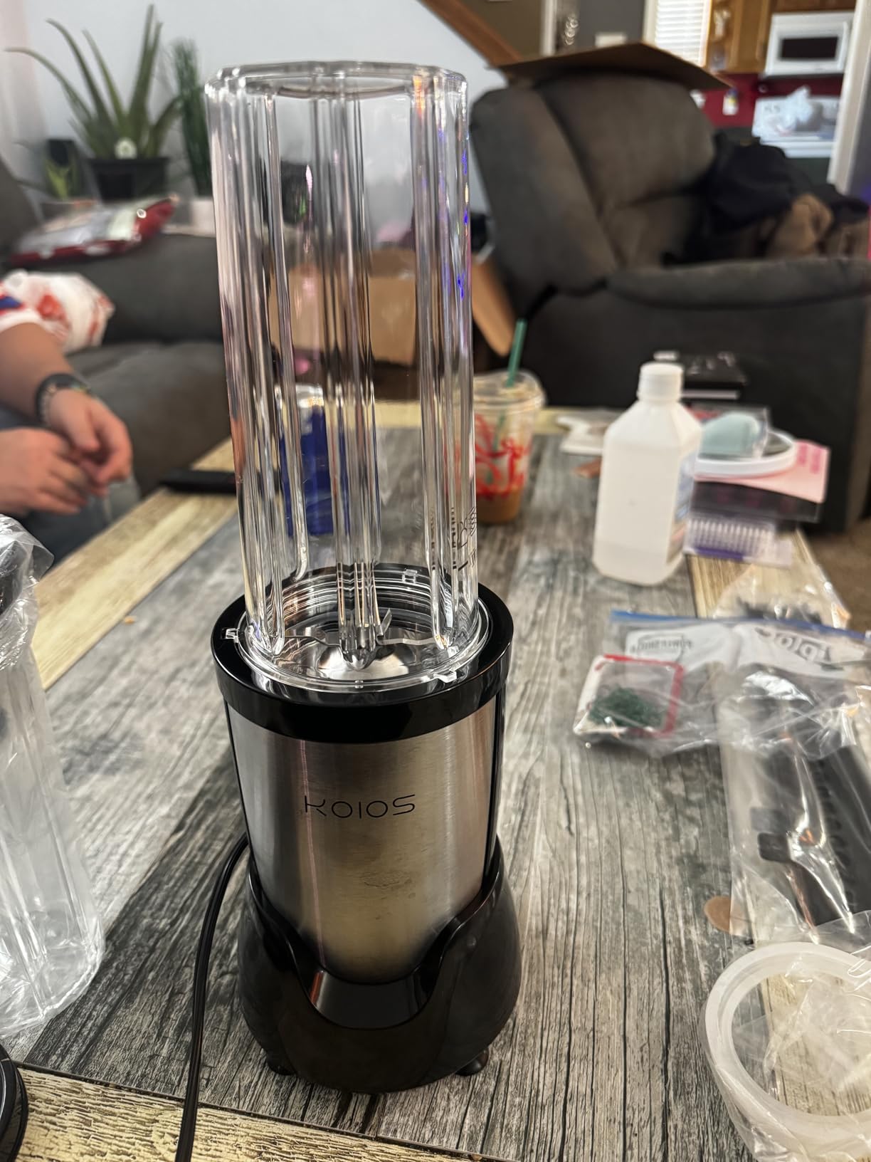 KOIOS Blender for Smoothies, Personal Blender for Shakes and Smoothies with 3 * 22oz To-Go Cups, 22000 RPM Smoothie Maker, Detachable 6-leaf Blade Portable Blenders for kitchen, Black customer photo 1