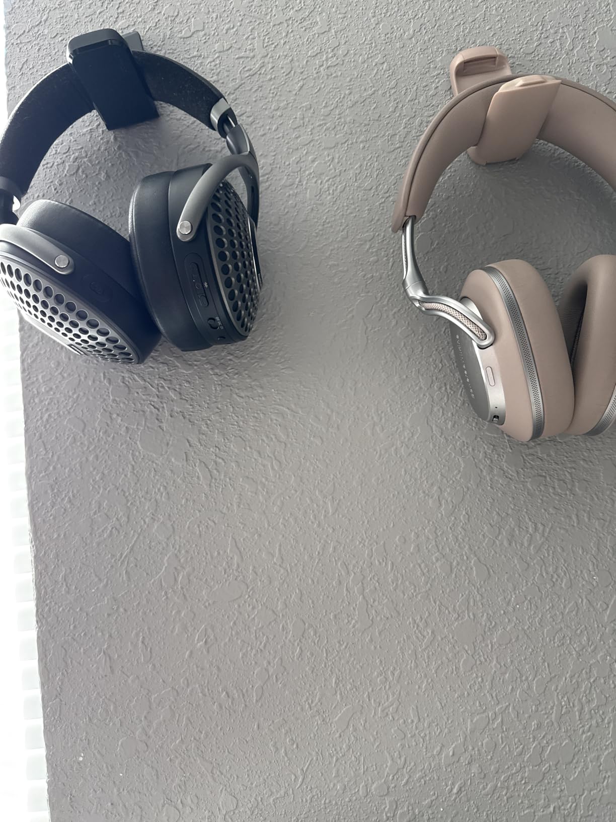 Bowers & Wilkins Px8 S2 Wireless Over-Ear Headphones, Active Noise Cancelling & Transparency Mode, High-Res Playback, 30H Playtime with Quick Charge Support, Bluetooth Headphones, Onyx Black customer photo 1