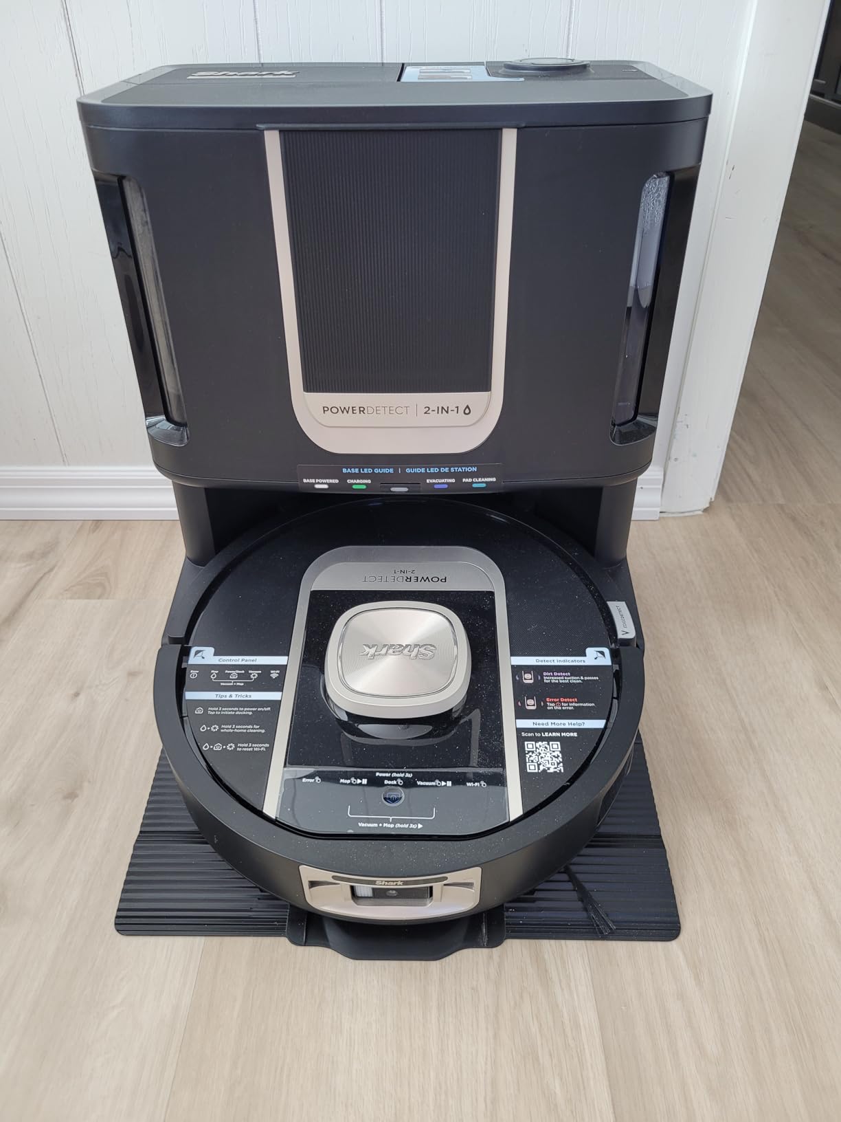 Shark Robot Vacuum & Mop Combo, PowerDetect ThermaCharged NeverTouch Pro, Self-Emptying, Self-Refill with Heated Mop Cleaning, 60-Day Capacity,30-Day Tank, 6 Power Detect Technologies, Black, RV2920XE customer photo 1