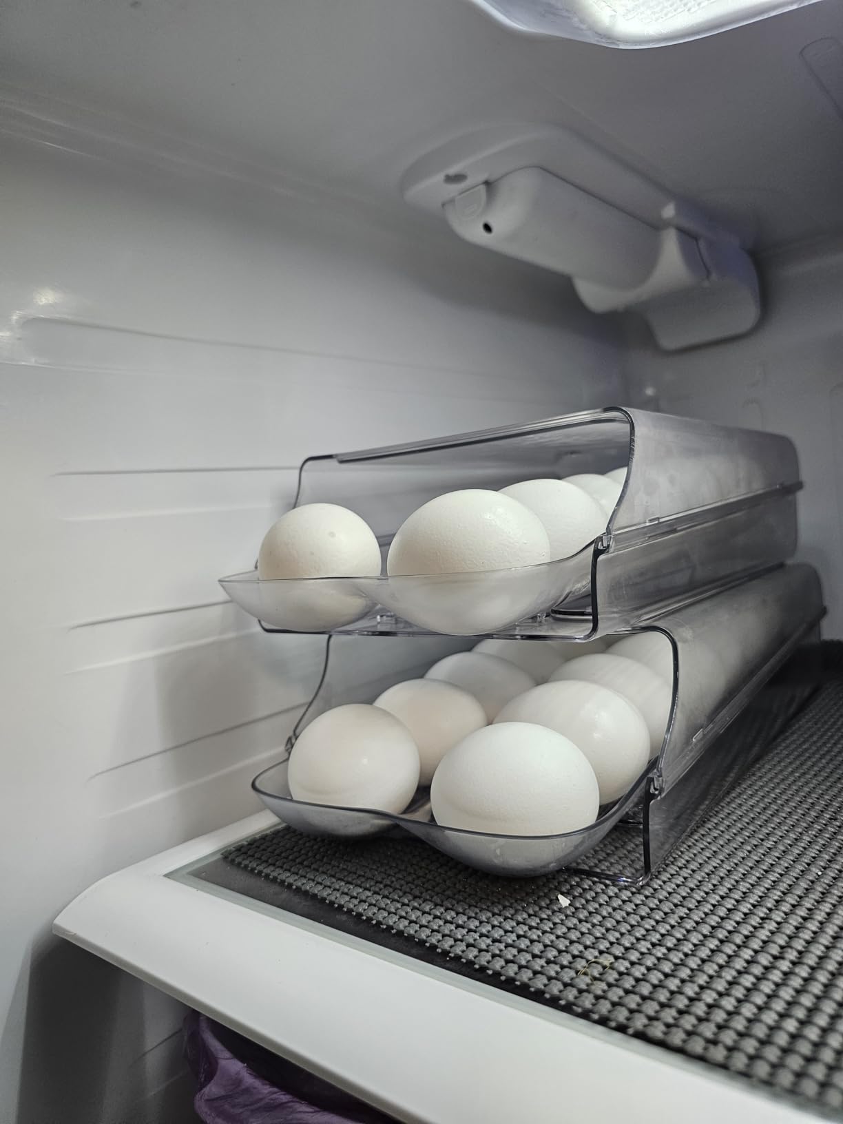 Vtopmart Clear Plastic Egg Holder for Fridge, Automatic Rolling Egg Container for Refrigerator, Stackable 14-Count Eggs Organizer with Removable Inner Tray, Fridge Organizers and Storage, 1Pack customer photo 1