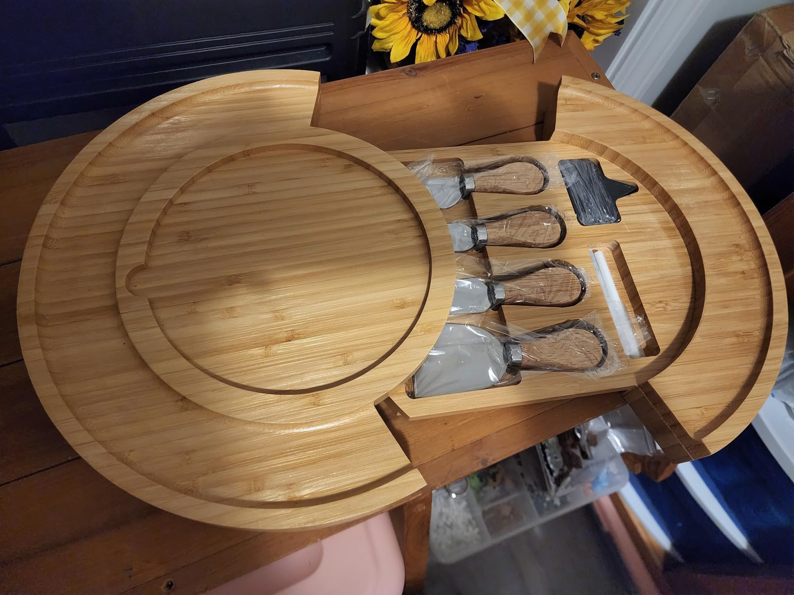 Charcuterie Board Set with Lid Round, Portable Bamboo Cheese Board Set,Travel Tray with Locking Lid for Picnic, Party, Wedding & Housewarming & Kitchen Gifts for Women customer photo 2