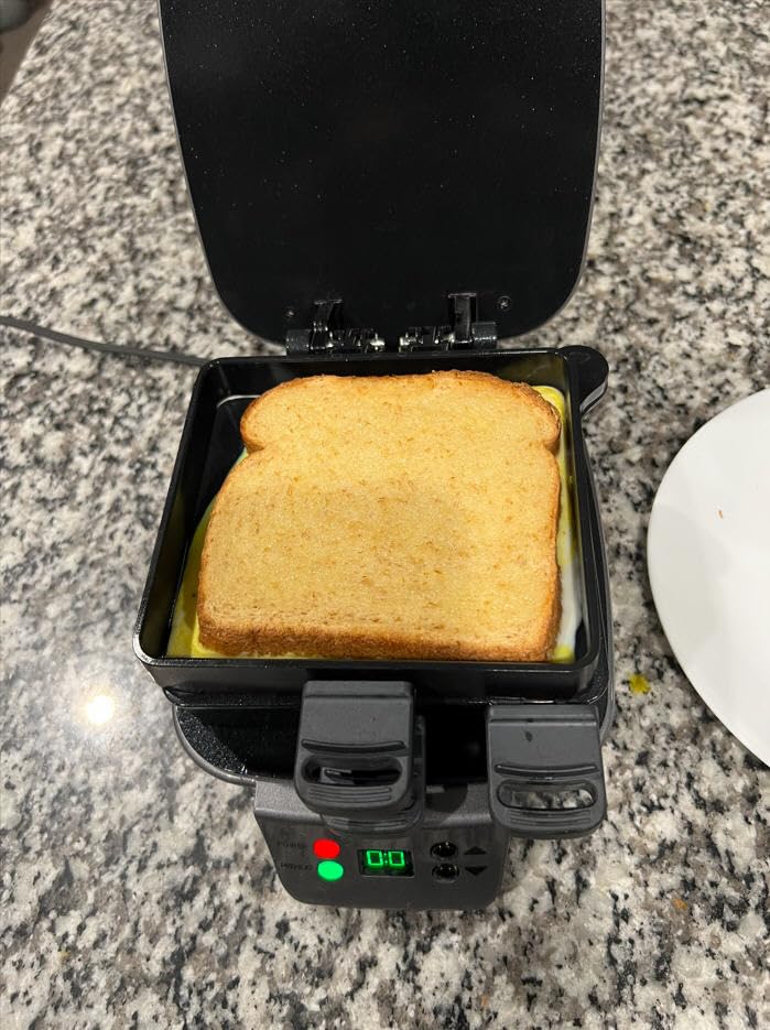 Hamilton Beach Sandwich Stacker Customizable Hot Sandwich Maker, 24 Sq. In. Non-Stick PFAS-Free Cooking Surfaces, Built-In Timer, Compact, Dishwasher-Safe, Perfect White Elephant Gifts, Silver (25471) customer photo 2