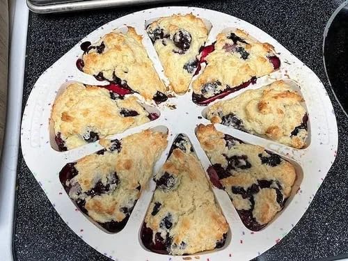Vinino Silicone Scone Pan with Reinforced Frame, 8-Cavity Triangle Cake Mold Suitable for Brownies, Muffins, Cheesecake, Nonstick Wedge Pan BPA-Free, Oven, Dishwasher Safe-Cream customer photo 2