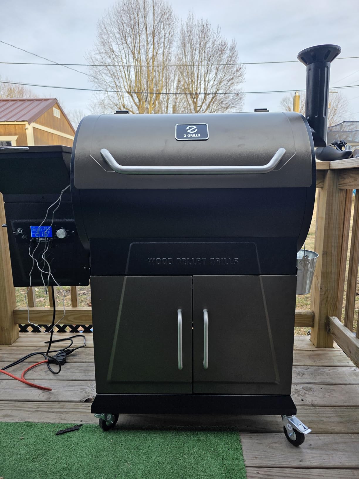 Z GRILLS 2026 Electric Pellet Smoker & Grill, 700 sq. in Cooking Space, PID 3.0 Precision Control, Dual Meat Probes, 28-Hour Hopper, Dual-Wall Insulated Base, 8-in-1 BBQ with Cover customer photo 1