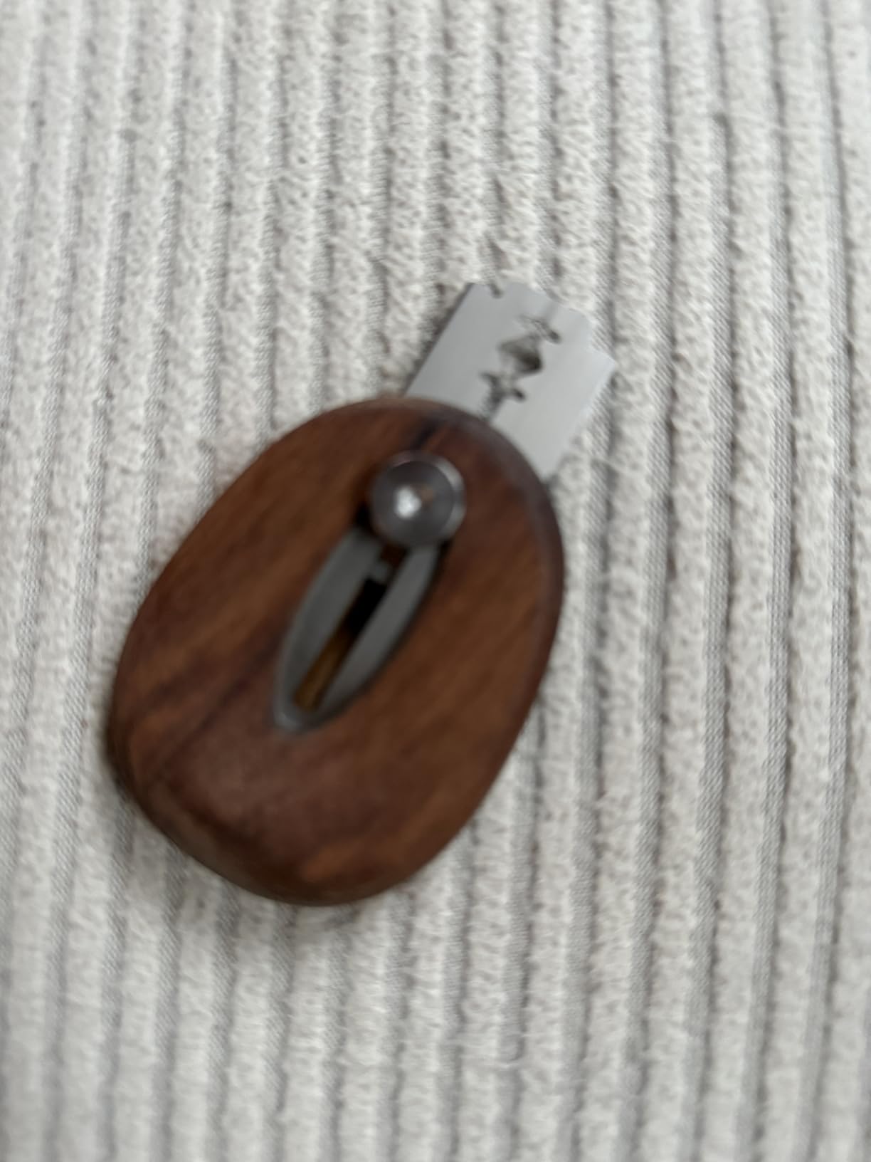 Extractable & Magnetic Bread Lame, Safe Telescopic Sourdough Scoring Tool Crafted From Black Walnut Wood and 304 Stainless Steel, Bread Scoring Tool with 11 Razor Blades & Friendly Guide customer photo 1