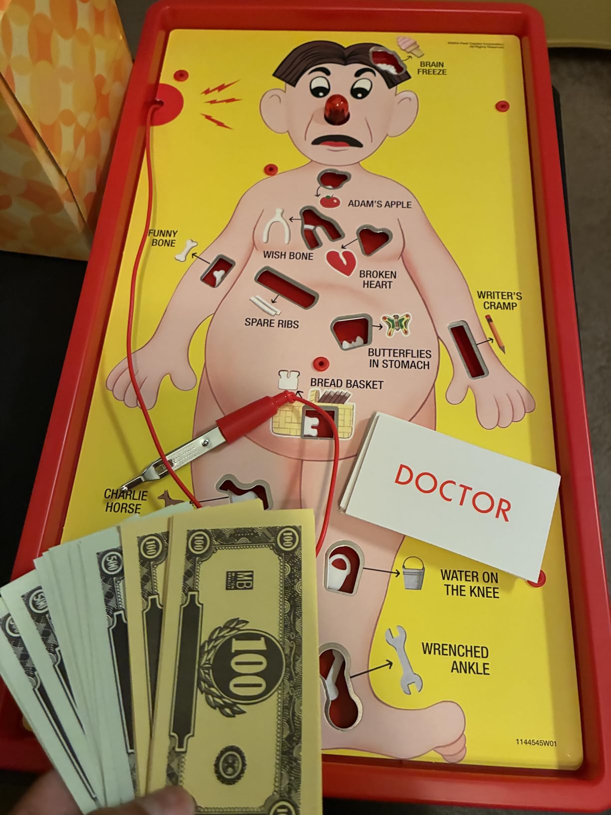 Hasbro Gaming Operation Electronic Board Game, Family Games for Kids Ages 6+, Kids Board Games for 1+ Players, Funny Games for Kids, Easter Gifts for Boys and Girls (Amazon Exclusive) customer photo 1