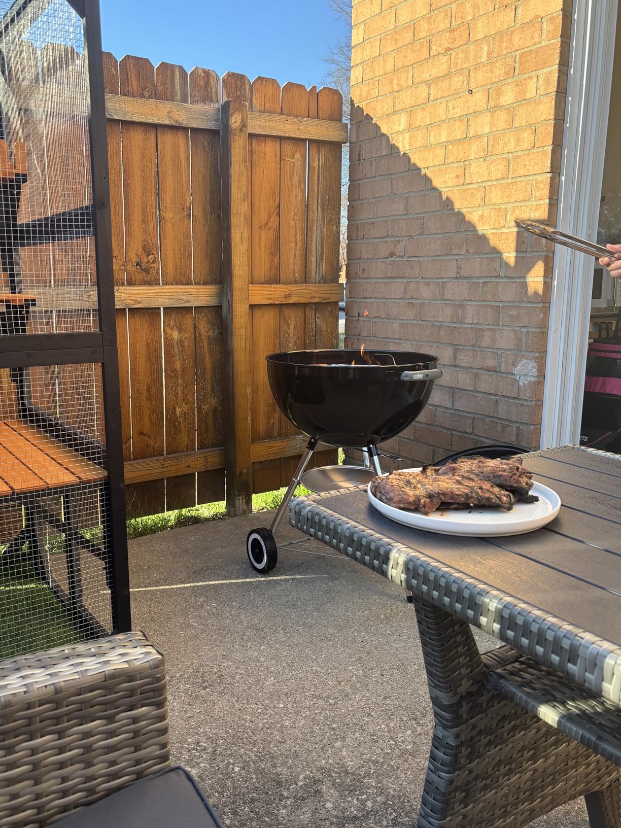 Weber Original Kettle Charcoal Grill, 22-Inch, Black - Classic Outdoor BBQ Grill with One-Touch Cleaning System & Precise Temperature Control Dampers customer photo 1