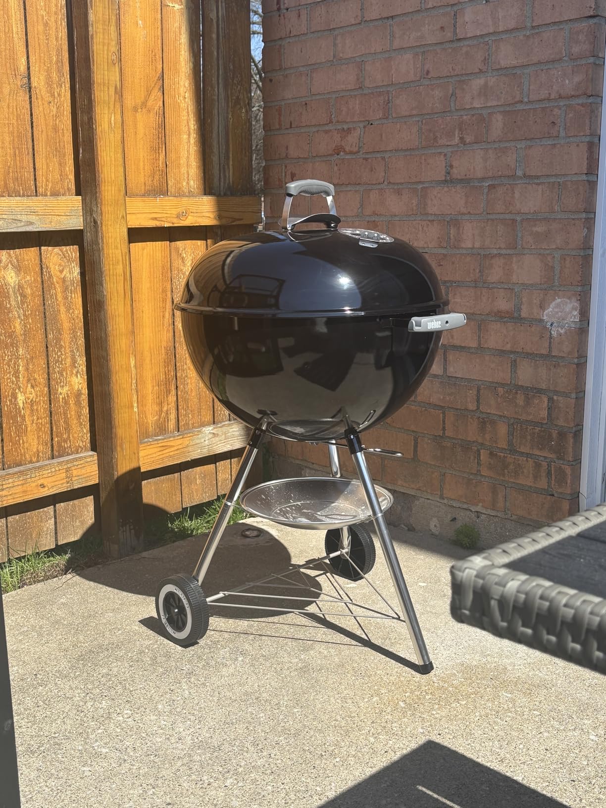 Weber Original Kettle Charcoal Grill, 22-Inch, Black - Classic Outdoor BBQ Grill with One-Touch Cleaning System & Precise Temperature Control Dampers customer photo 2
