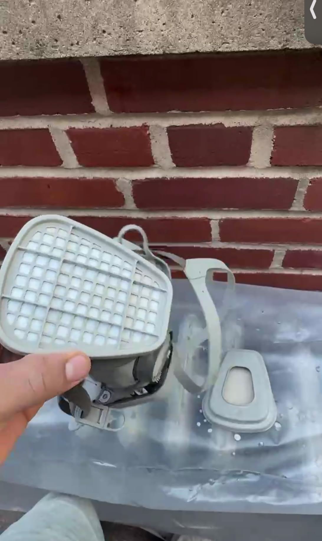 3M P95/OV Paint Project Reusable Respirator 6211, Medium Size, NIOSH-APPROVED Organic Vapor Cartridge & P95 Rated Filters, Lightweight, Flexible, Thermoplastic Faceseal For Comfort (6211P1-DC) customer photo 1