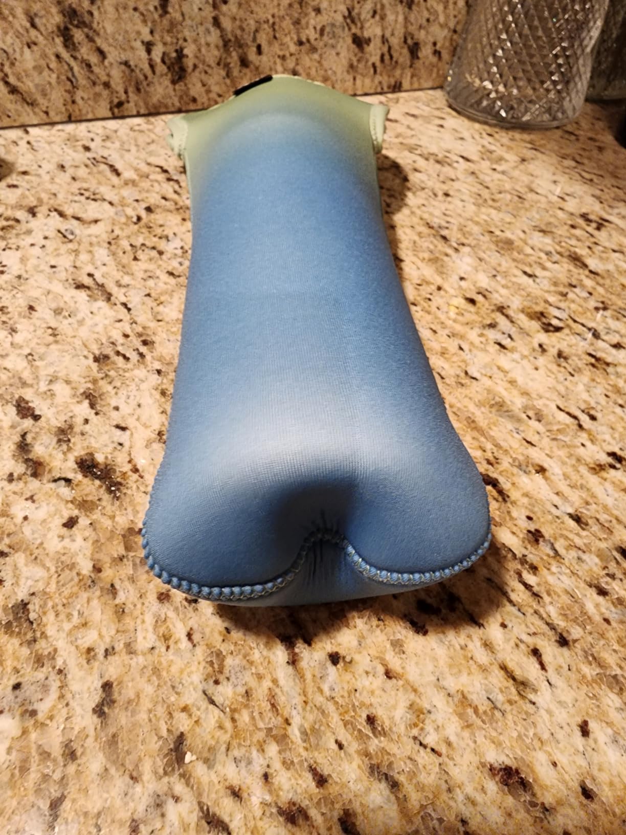 BUILT 2B-BLK 2-Bottle Stain Resistant Neoprene Wine/Water Bottle Carry Tote, Black customer photo 2
