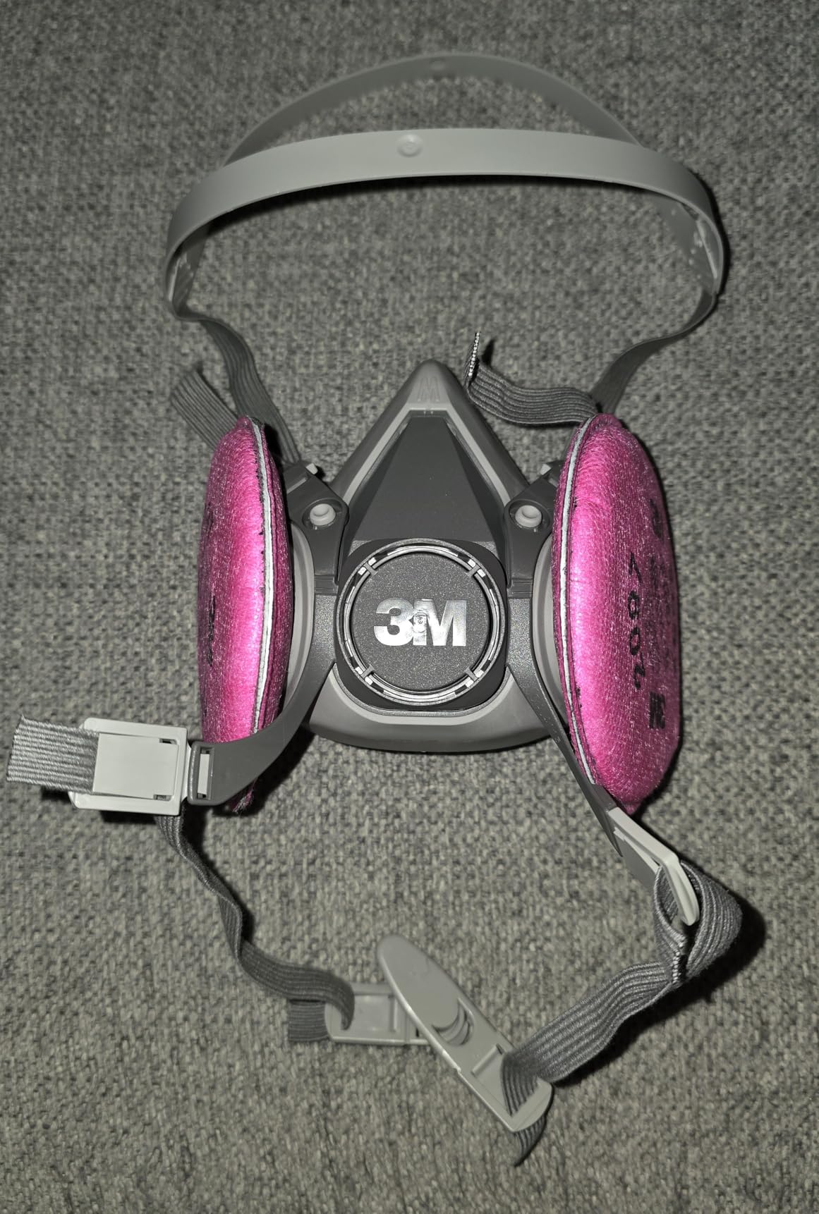 3M P100 Performance Mold & Lead Paint Removal Respirator, Medium Size, NIOSH-APPROVED P100 Rated Filter, Carbon Layer Helps Reduce Odor Nuisance customer photo 2