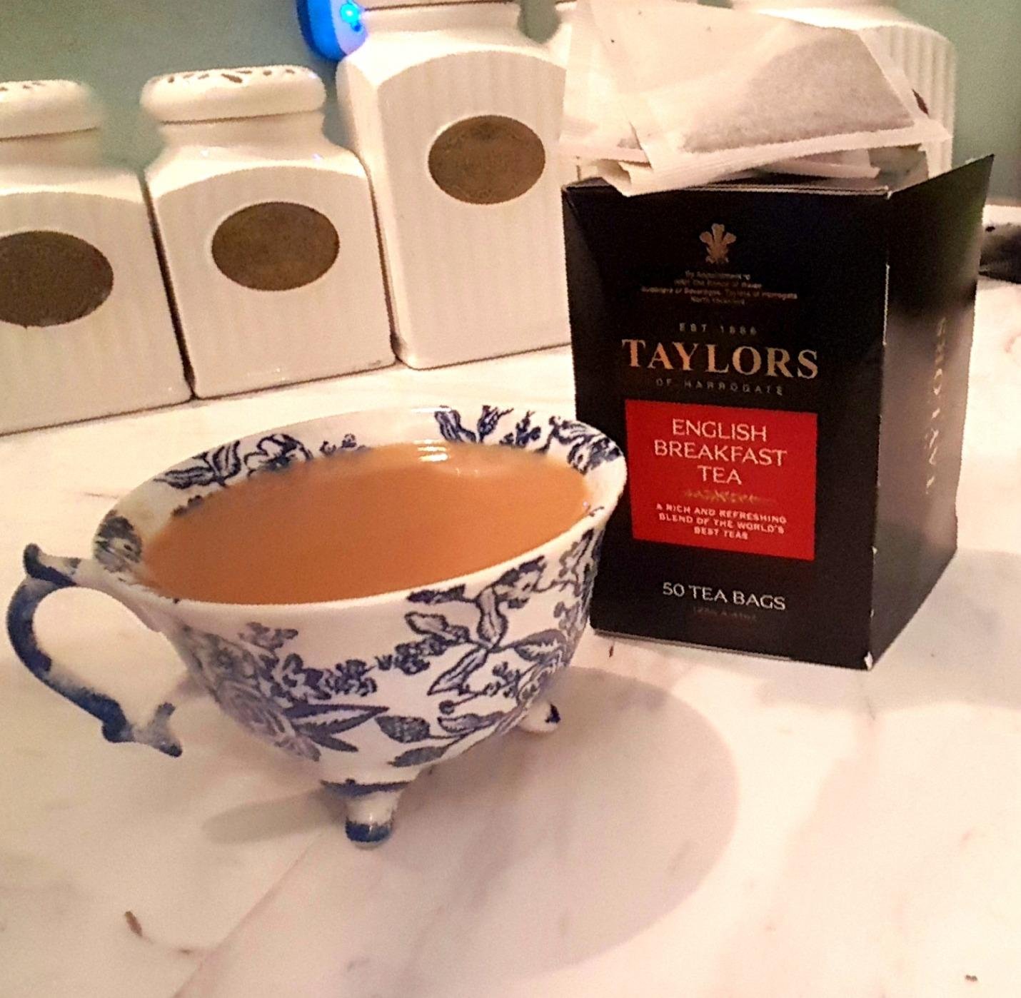 Taylors of Harrogate English Breakfast, Black Tea, Pillow Tea Bags, 50 Count (Pack of 1), Rich, Bright & Malty, Caffeinated, Enjoy Hot or Iced, 50 Teabags customer photo 2