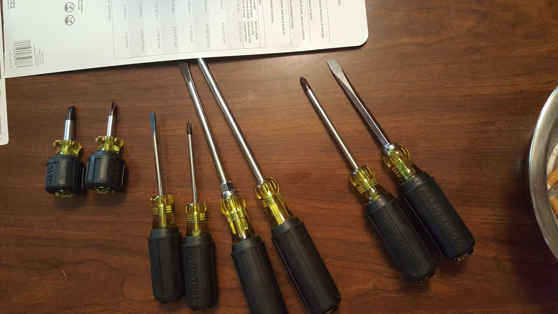 Klein Tools 85076 Screwdriver Set, Made in USA, Slotted and Phillips Screwdrivers with Non-Slip Cushion-Grip Handles and Tip-Ident, 7-Piece customer photo 2
