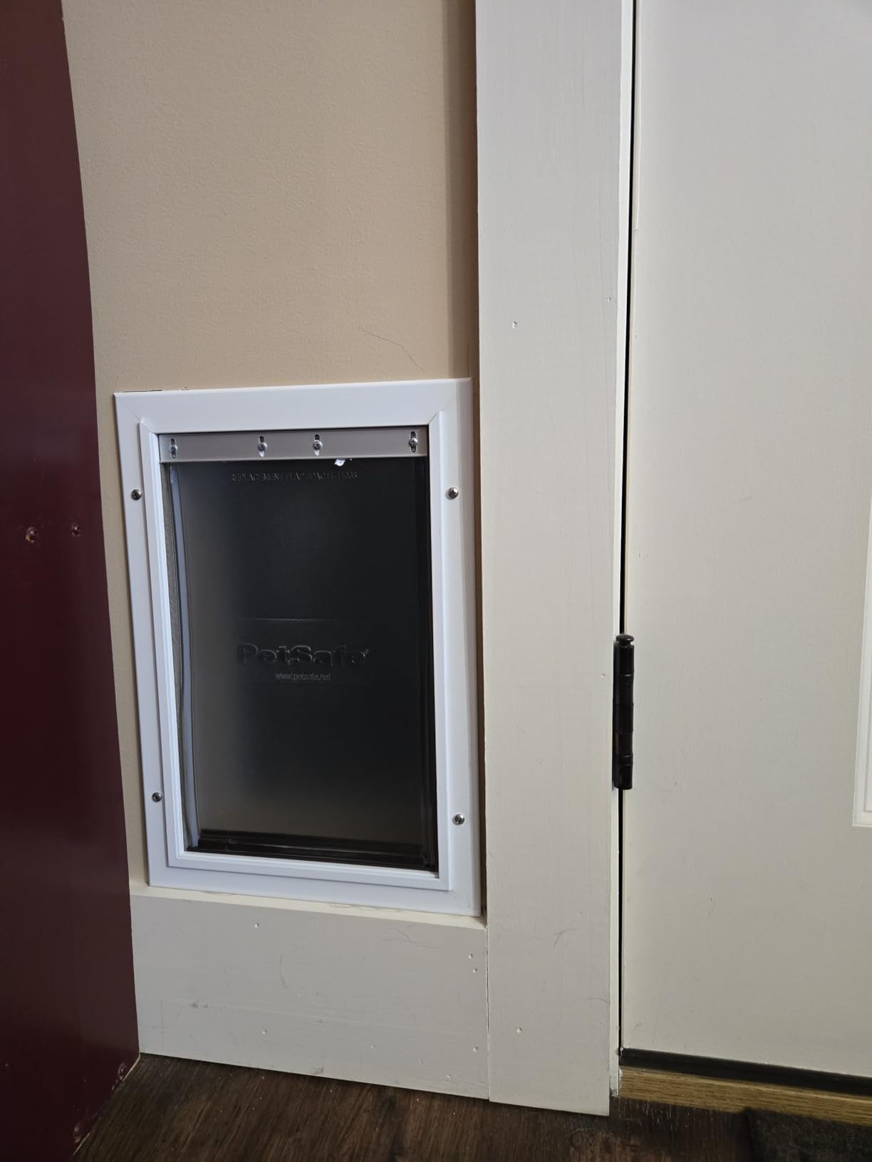 PetSafe Freedom Aluminum Pet Door for Dogs and Cats, Medium, White, Tinted Vinyl Flap customer photo 1