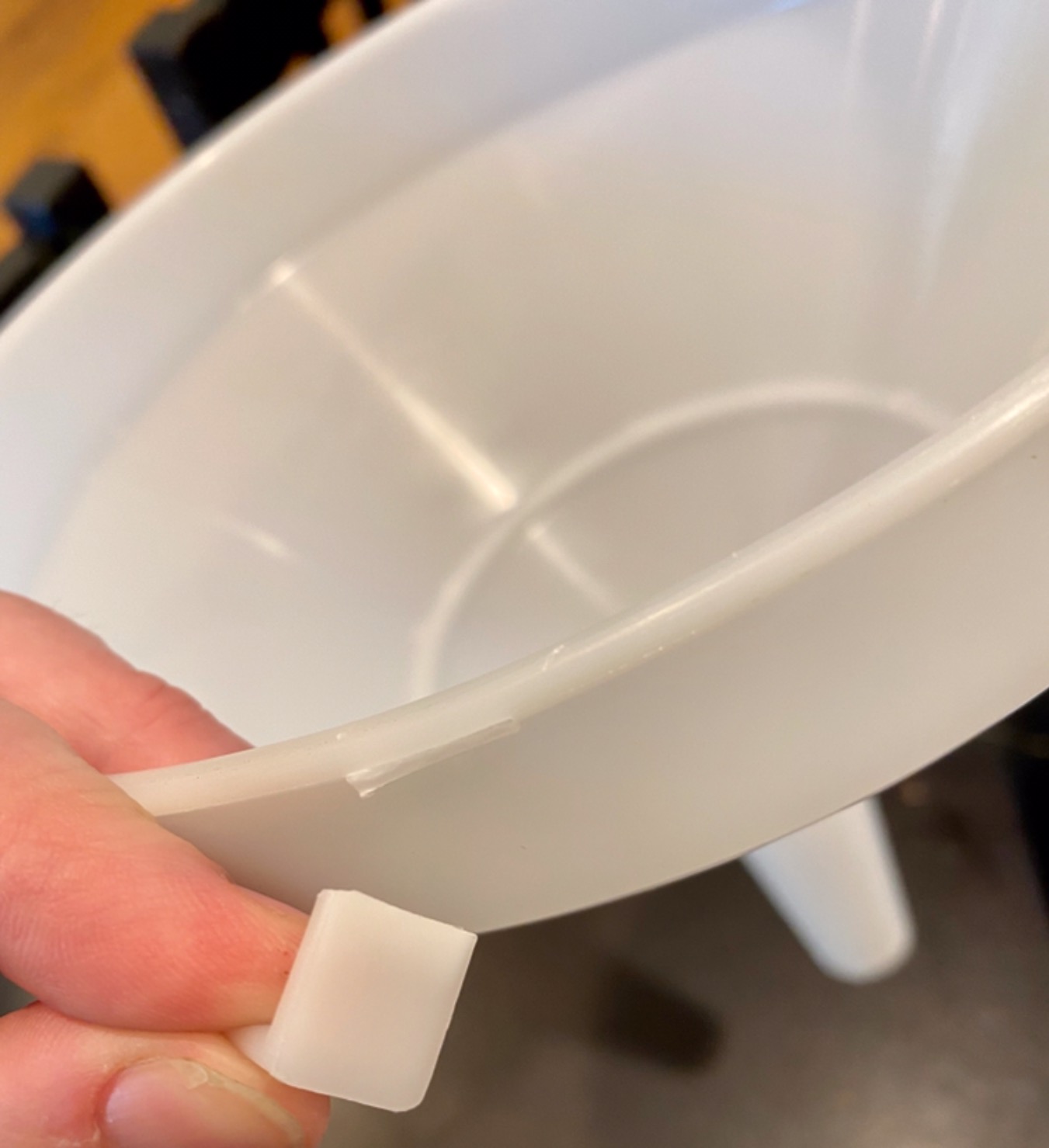 Learn To Brew 1E-N8CZ-3KZ5 Plastic Funnel with Strainer 8