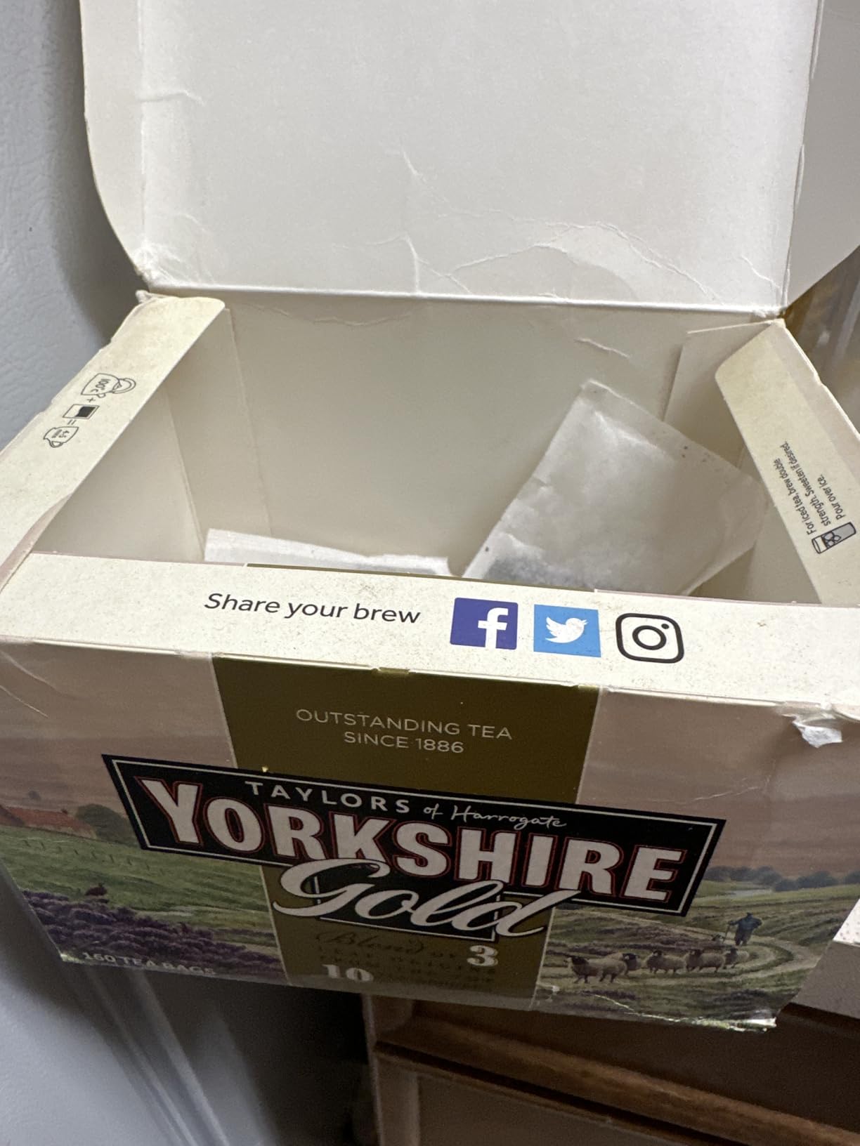 Yorkshire Tea, Gold, Pillow Tea Bags, 160 Count (Pack of 1), Premium Blend, Rich, Smooth, and Satisfying, Classic British Breakfast Blend, Caffeinated, Enjoy Hot or Iced, 160 Teabags customer photo 1