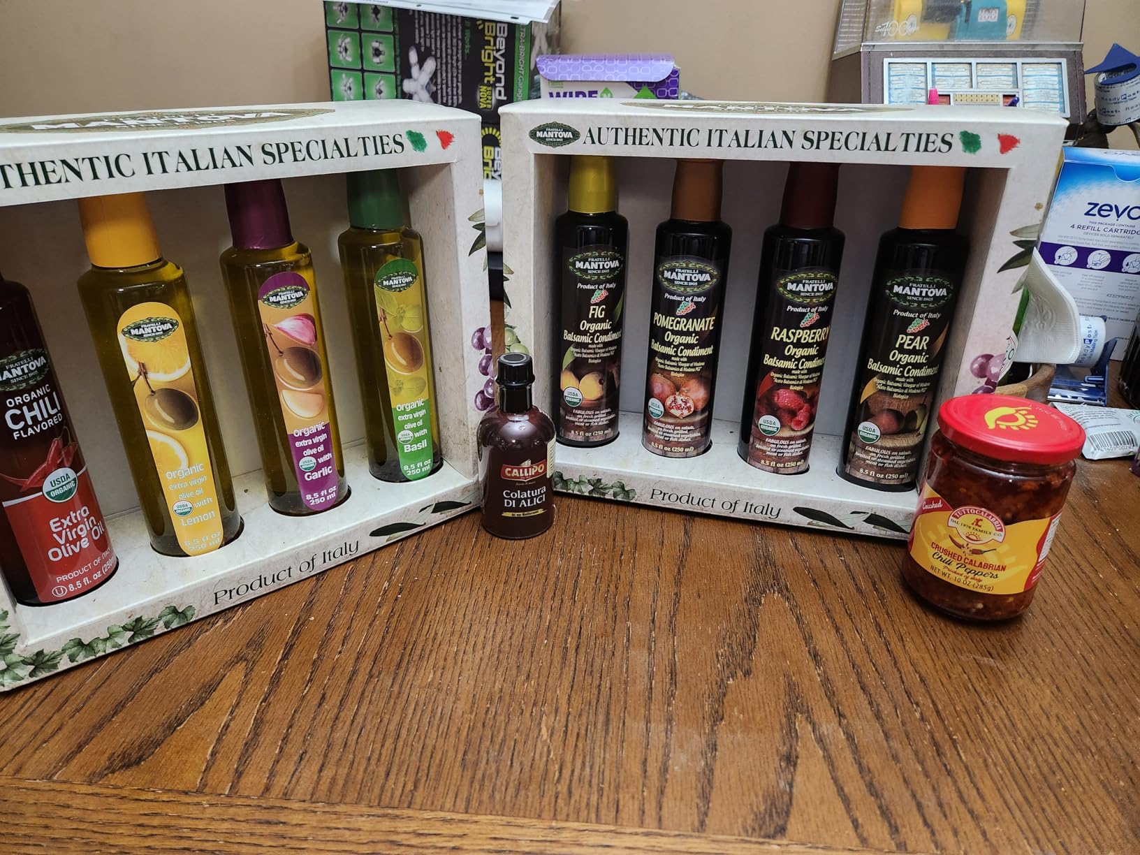 Mantova Organic Flavored Extra Virgin Olive Oil Variety Pack - Garlic, Basil, Chili, and Lemon (8.5 oz Bottles, Pack of 4) - Perfect for Cooking, Dressing, and a Great Gift Item customer photo 2