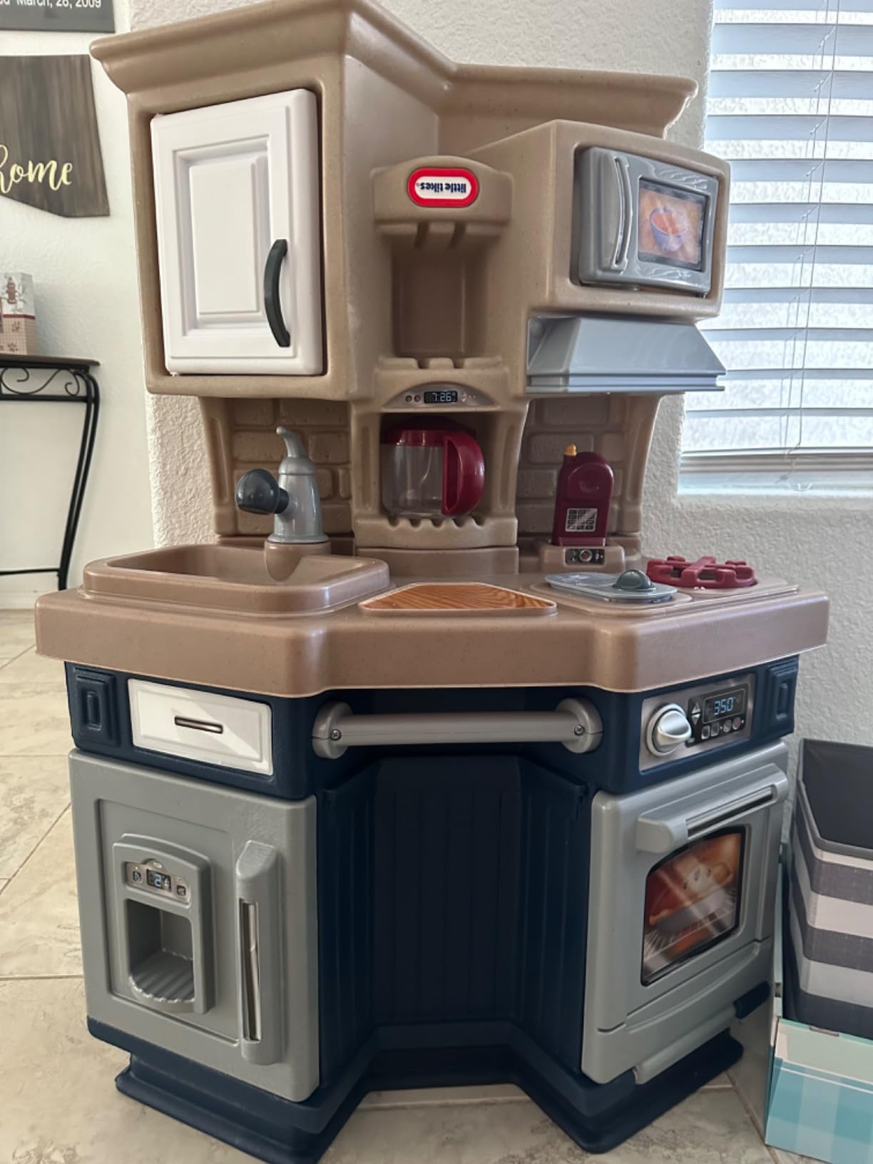 Little Tikes Super Chef Kitchen Blue & Cream, 14.00 l x 28.00 w x 40.00 h inches customer photo 1