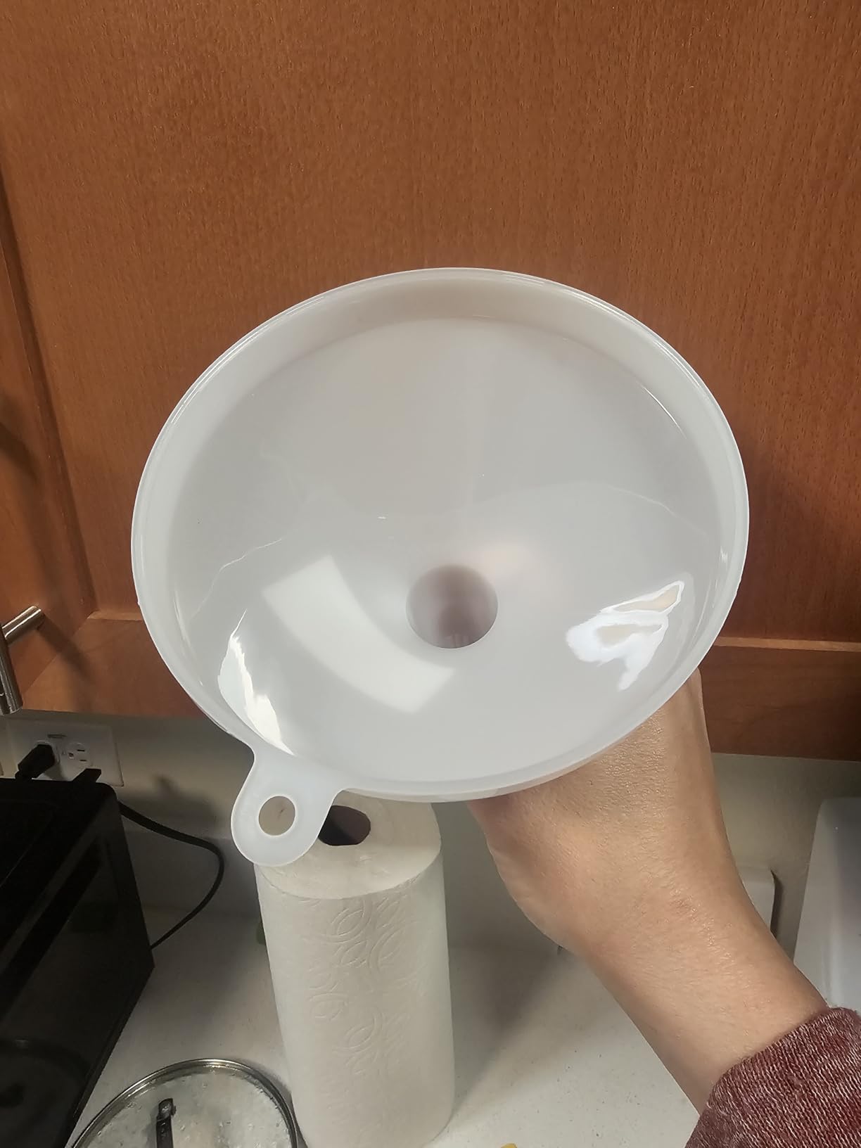 Winco 32oz Funnel, Plastic, 6-1/4