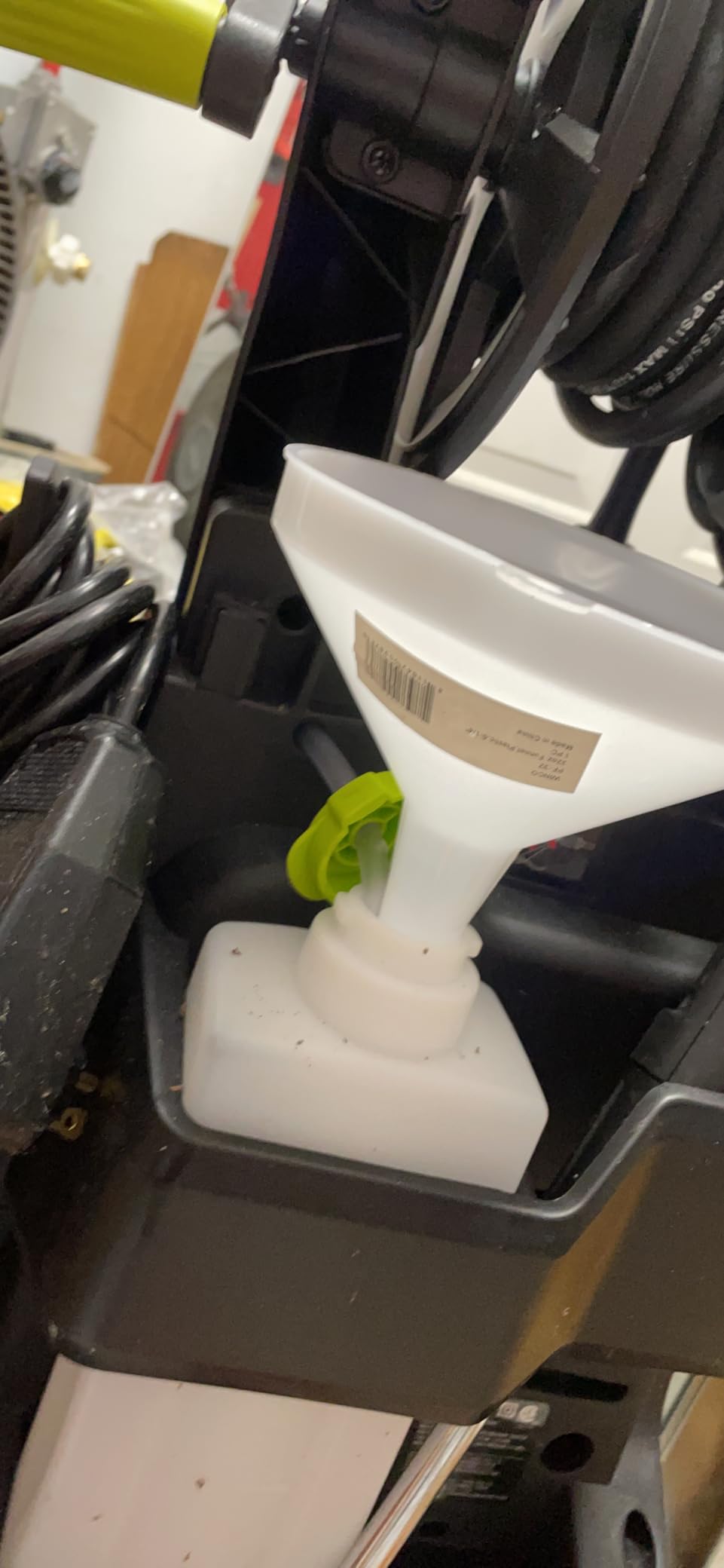 Winco 32oz Funnel, Plastic, 6-1/4