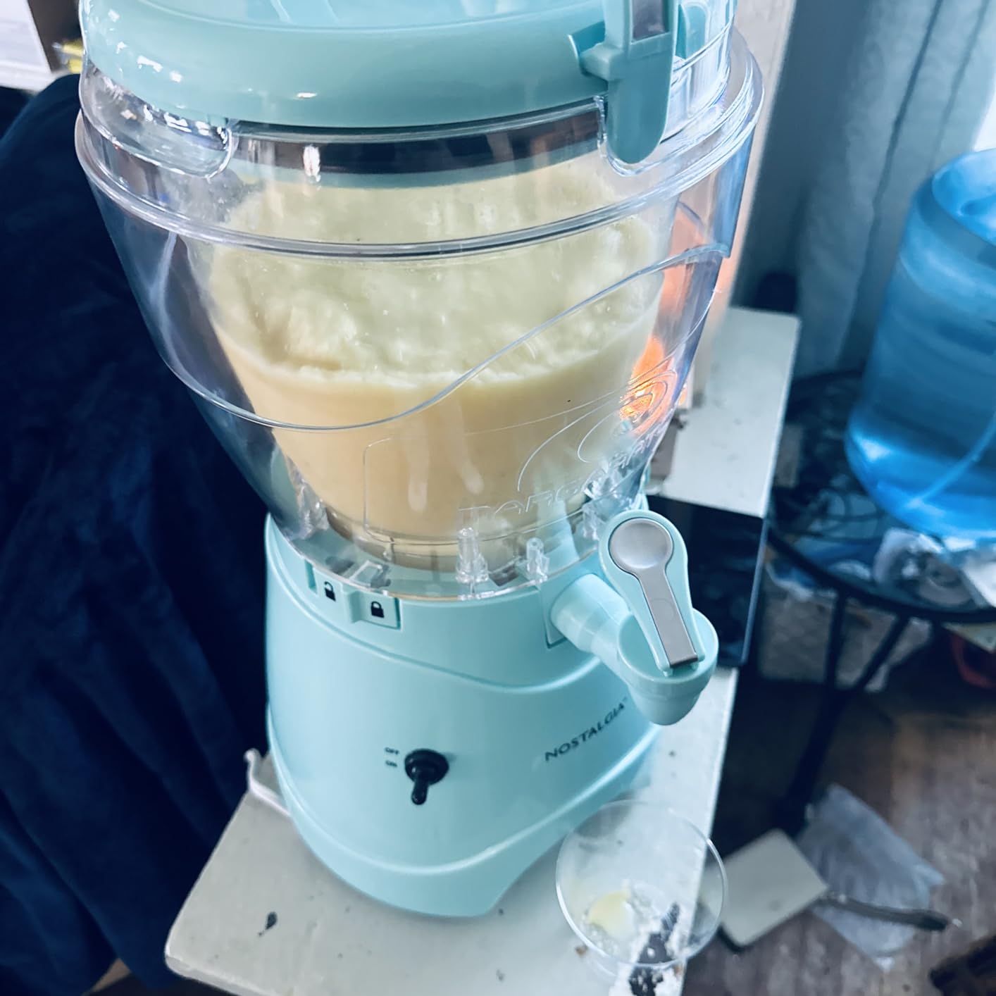 Nostalgia Margarita Machine - Blender for Smoothies, Margaritas, Daiquiris, and Slushies - Red - 64-Ounce customer photo 1