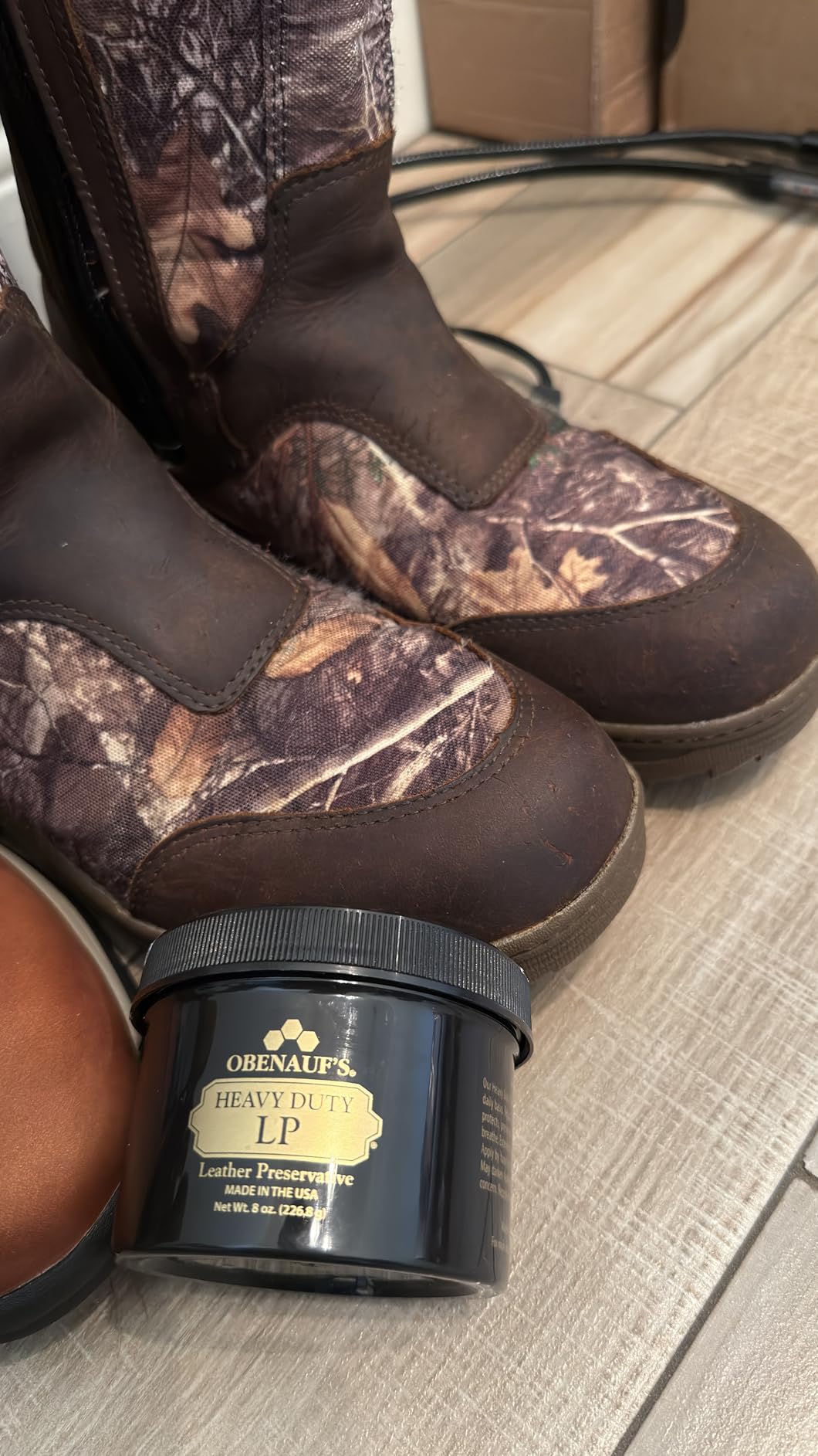 Obenauf's Heavy Duty LP Leather Preservative (4oz)- All Natural Beeswax Oil Conditioner- Rejuvenate Restore & Preserve Sunfaded or Cracked Boots Jackets Saddles Car Auto Upholstery Furniture- USA Made customer photo 1