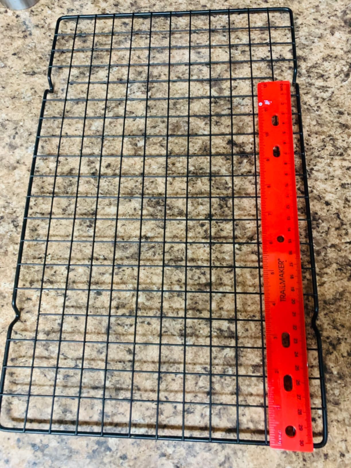 Wilton Gold Premium Non-Stick Warp-Resistant Bakeware, Made without PFAs, Cooling Grid, 16 x 10 in customer photo 1