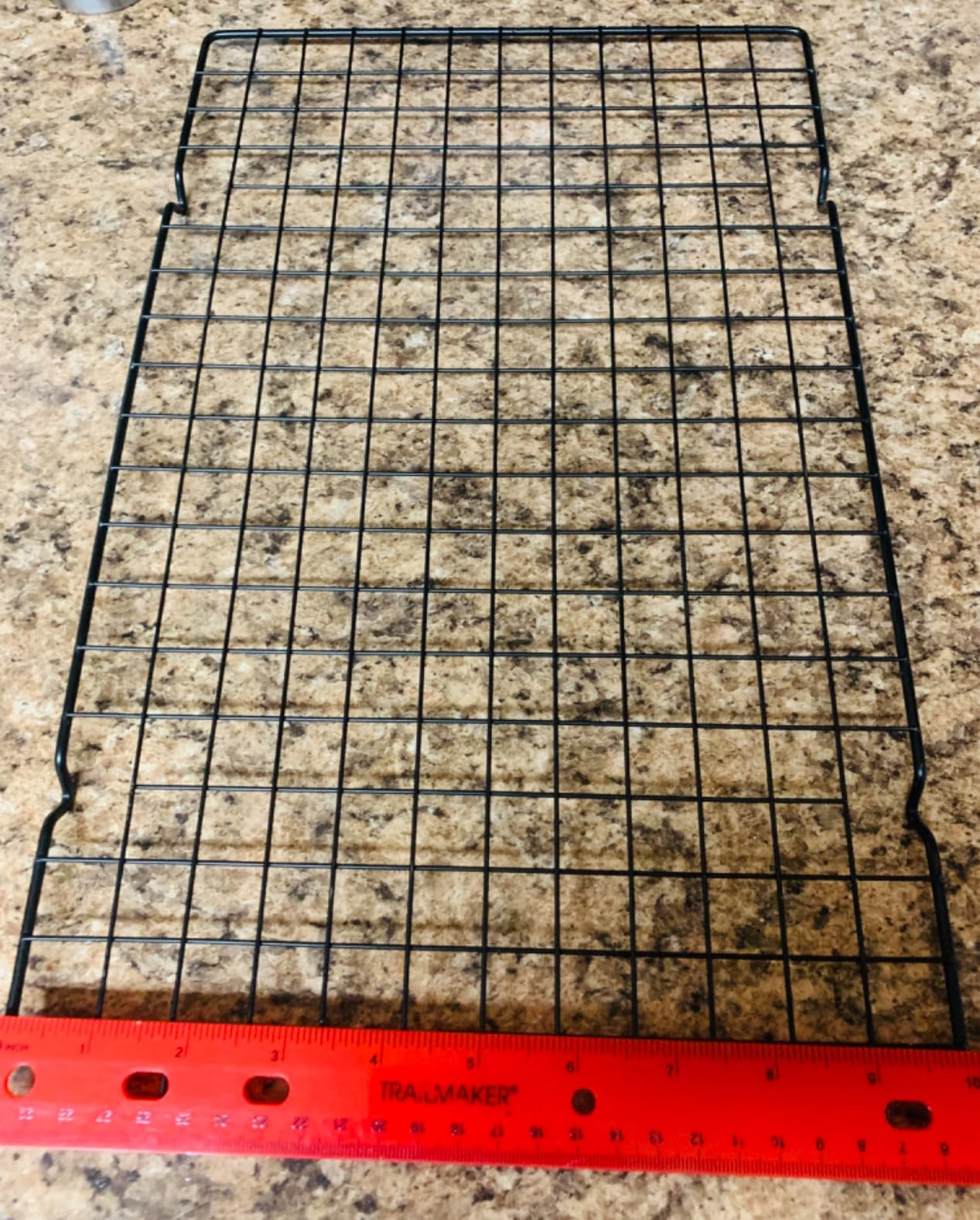 Wilton Gold Premium Non-Stick Warp-Resistant Bakeware, Made without PFAs, Cooling Grid, 16 x 10 in customer photo 2