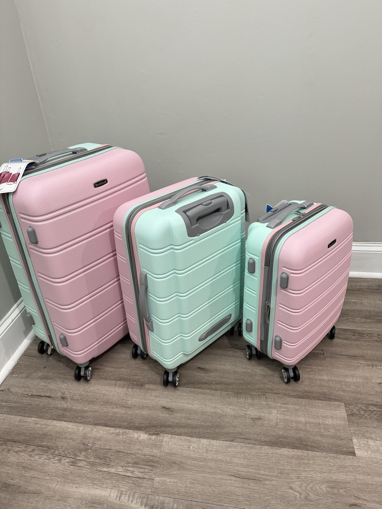 Rockland Melbourne Hardside 3 Piece Expandable Spinner Wheel Luggage Set, (20