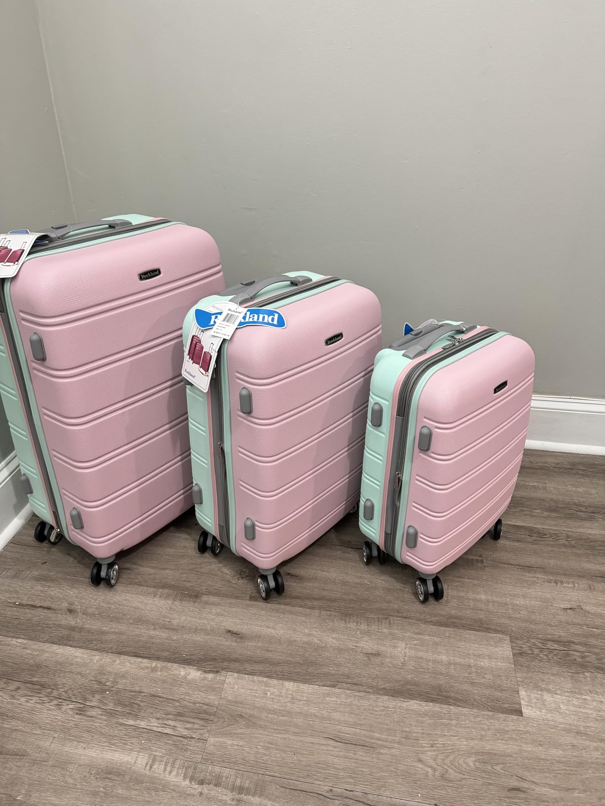 Rockland Melbourne Hardside 3 Piece Expandable Spinner Wheel Luggage Set, (20
