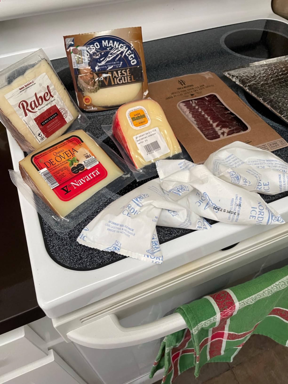 Spanish Cheese Assortment 2 lbs + FREE Iberico Ham & Loin by Fermin - Manchego, Idiazabal, Mahon, Goat Cheese - Imported from Spain customer photo 1