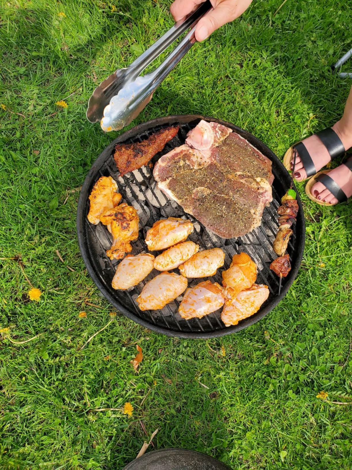 Weber Jumbo Joe Charcoal Grill, 18-Inch, Black - Lightweight Portable Kettle BBQ Grill with Tuck-N-Carry Lid Lock for Camping, Tailgating & Outdoor Cooking customer photo 2