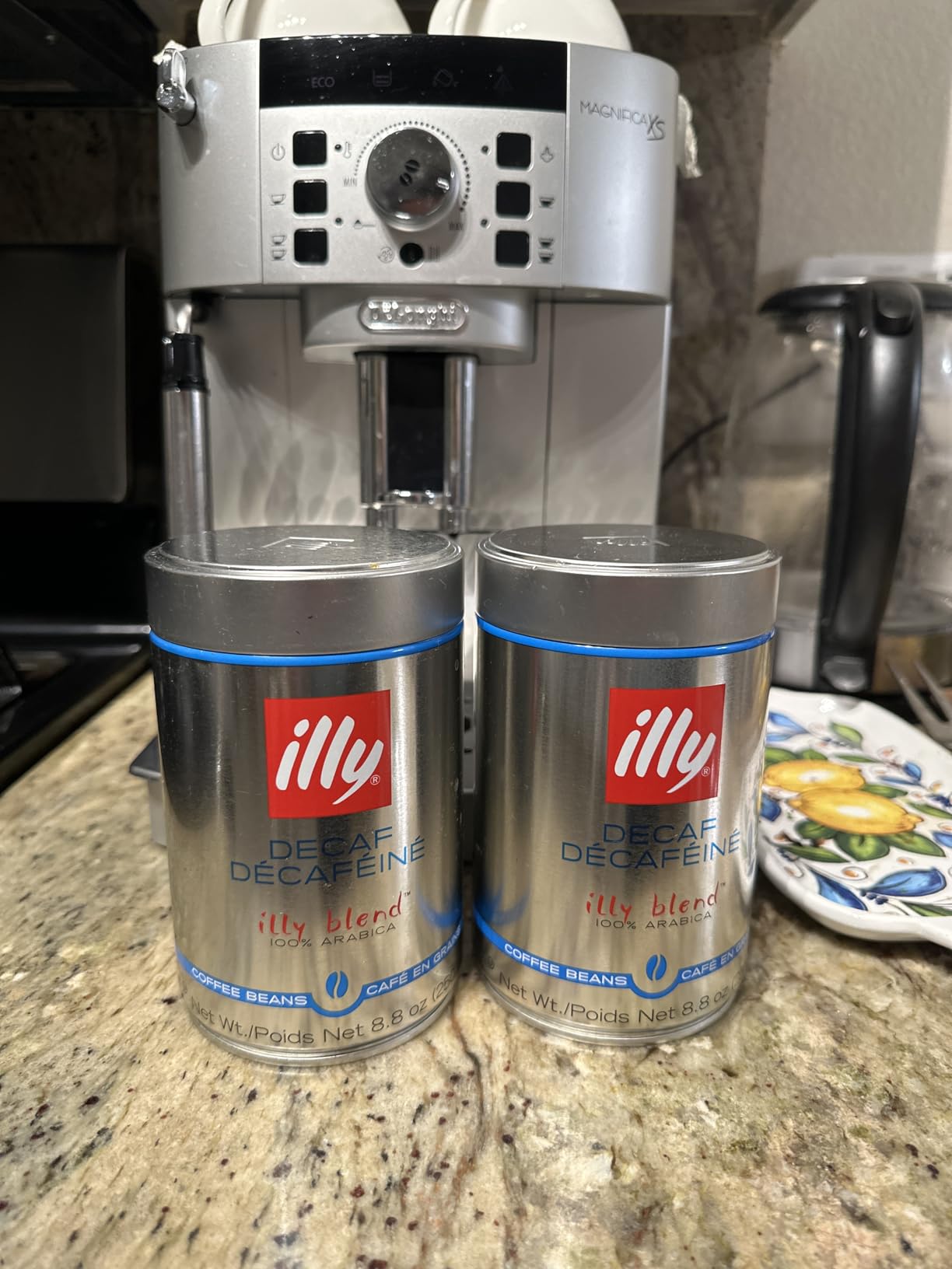 illy Decaf Whole Bean Coffee, Classic Medium Roast Gourmet Blend, 100% Arabica Coffee, 8.8 Ounce customer photo 1