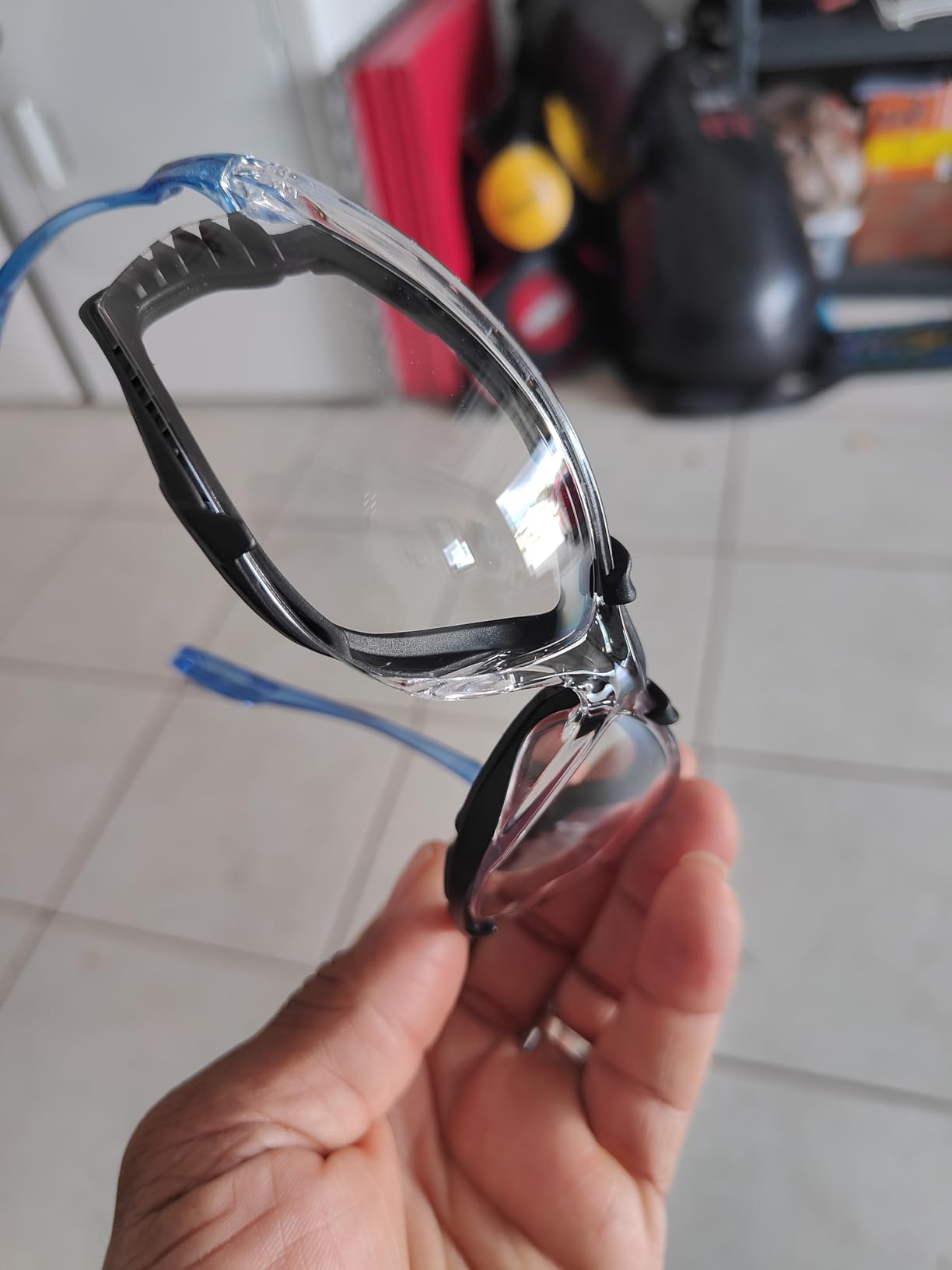 3M Safety Glasses, Virtua CCS, ANSI Z87, Anti-Fog, Clear Lens, Blue Frame, Corded Ear Plug Control System, Removable Foam Gasket, Pack of 1 customer photo 1