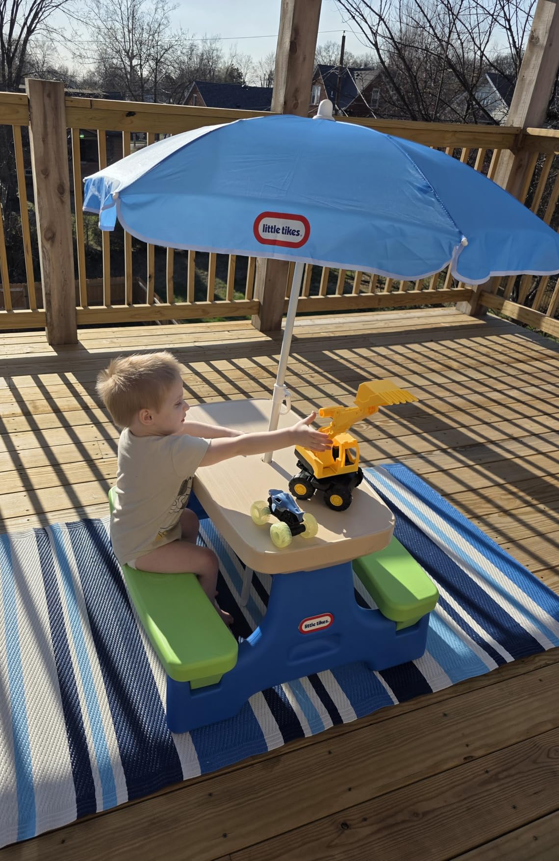 Little Tikes Easy Store Picnic Table with Umbrella, Multi Color, 42.00''L x 38.00''W x 19.75''H customer photo 2